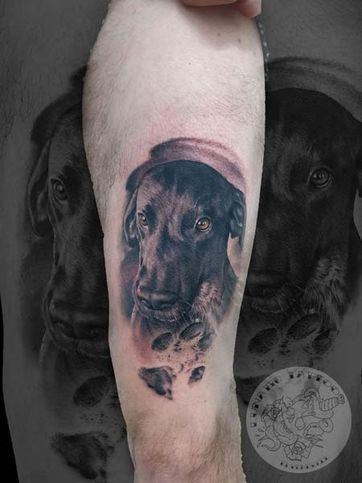 LUNATIC TATTOO ESTUDI tatuaje de perro
