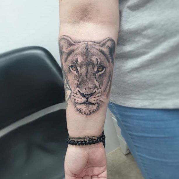 LUNATIC TATTOO ESTUDI tatuaje de tigre