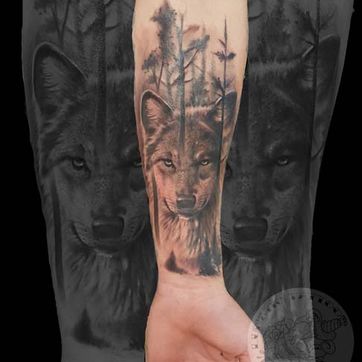 LUNATIC TATTOO ESTUDI tatuaje de lobo